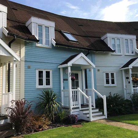 Nyhavn Lakeside Cottage Cirencester Eksteriør bilde