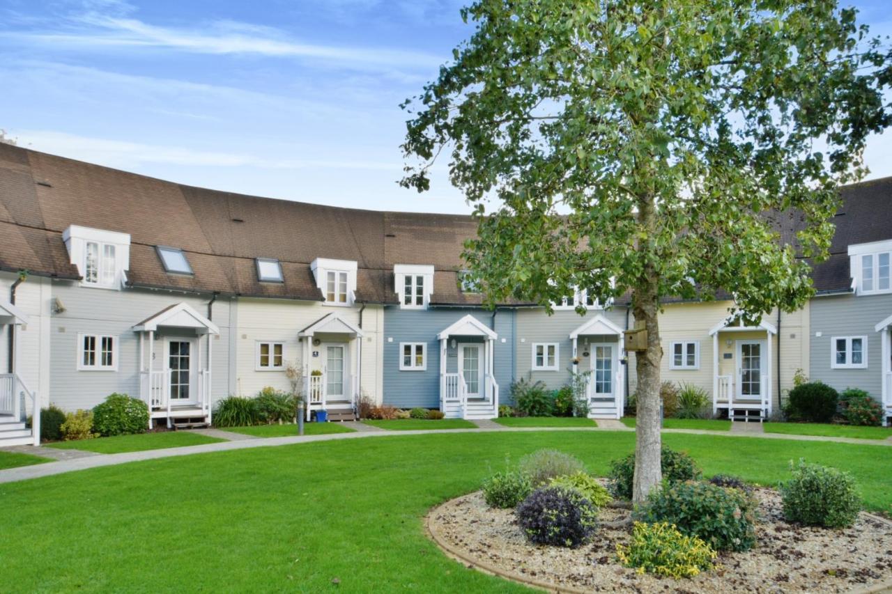 Nyhavn Lakeside Cottage Cirencester Eksteriør bilde
