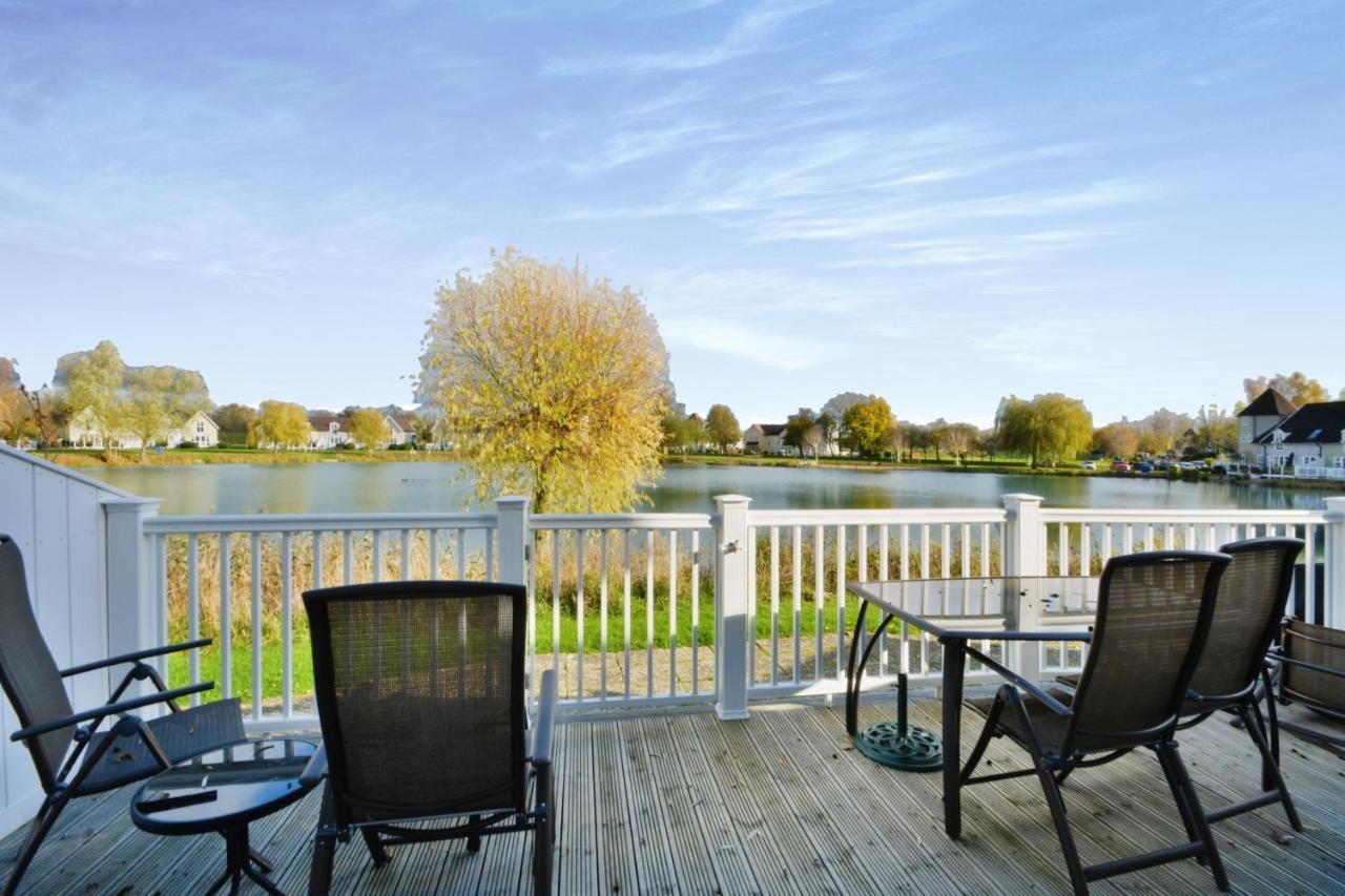 Nyhavn Lakeside Cottage Cirencester Eksteriør bilde