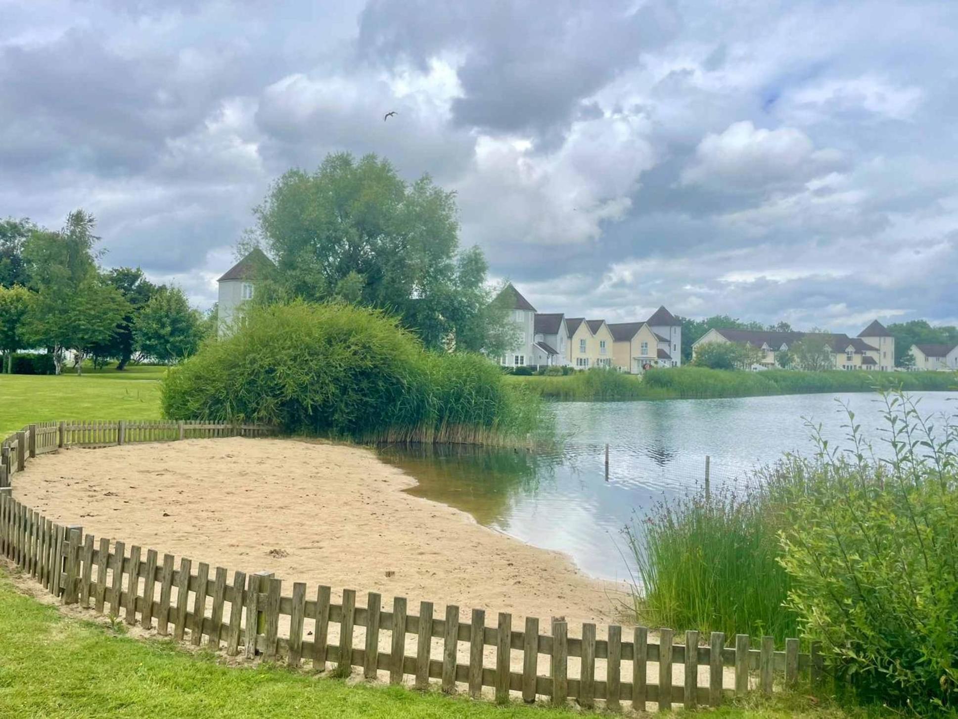 Nyhavn Lakeside Cottage Cirencester Eksteriør bilde
