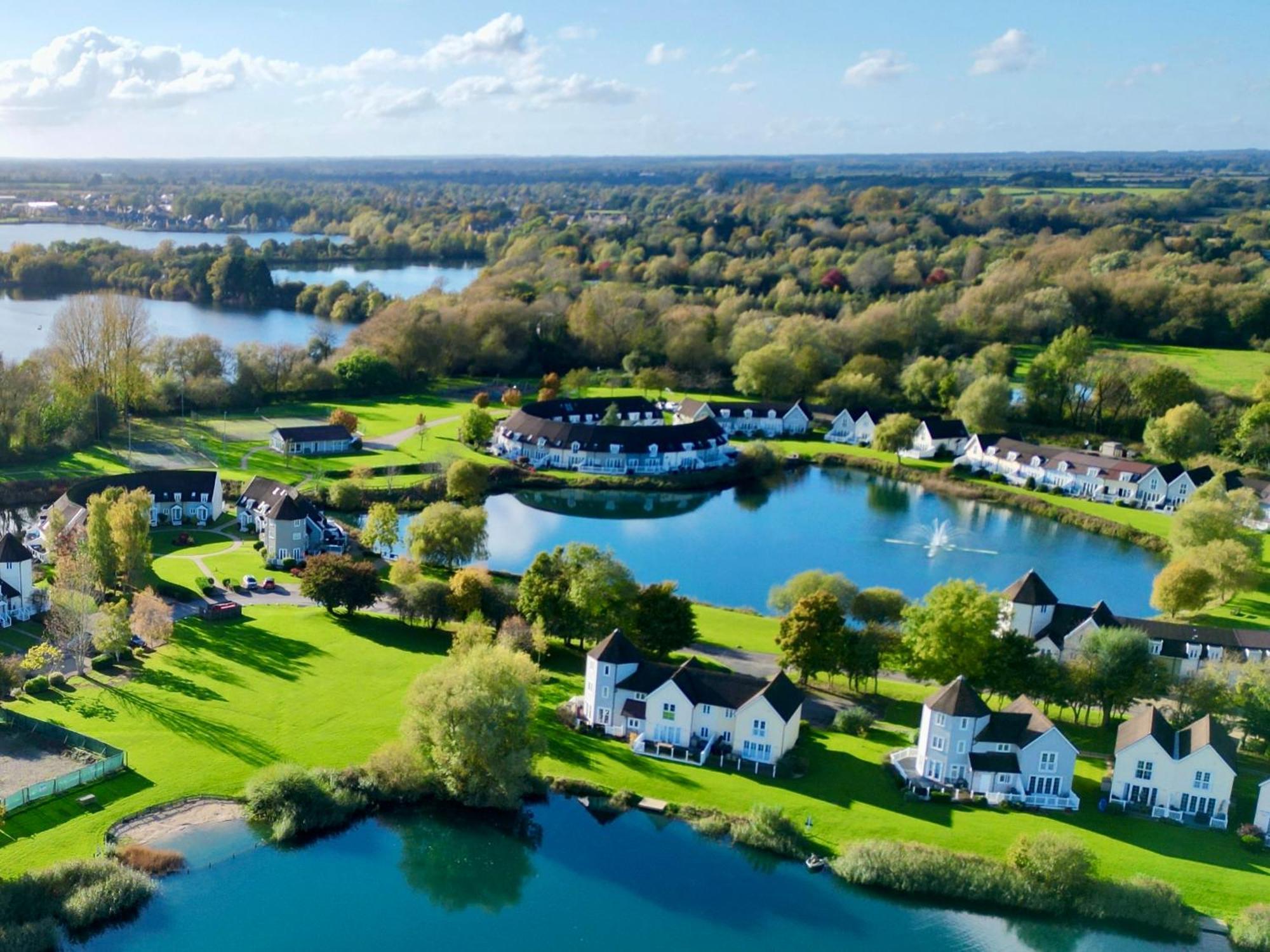 Nyhavn Lakeside Cottage Cirencester Eksteriør bilde